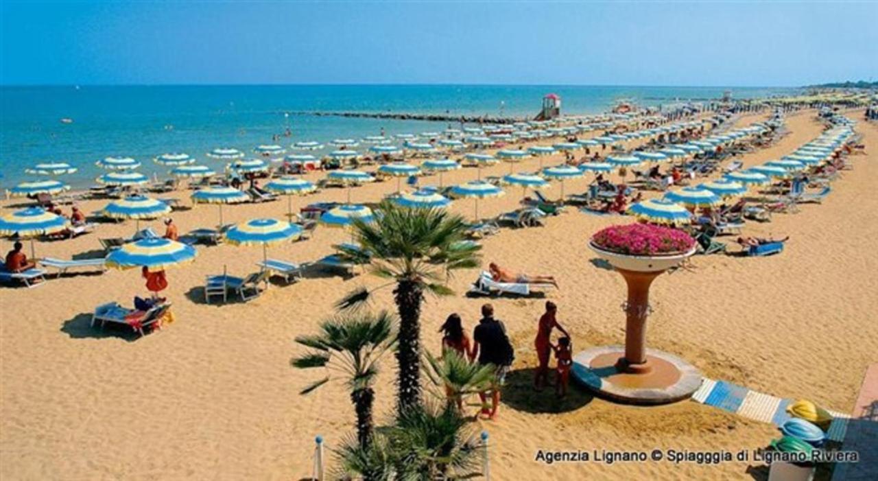 Lignano Close To The Beach Ліньяно-Сабб'ядоро Екстер'єр фото